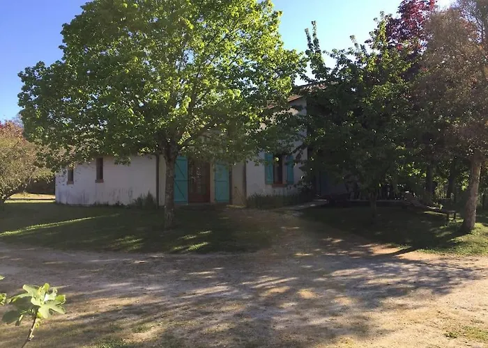 Grande Maison Avec Parc De 6000m2 Pompiey